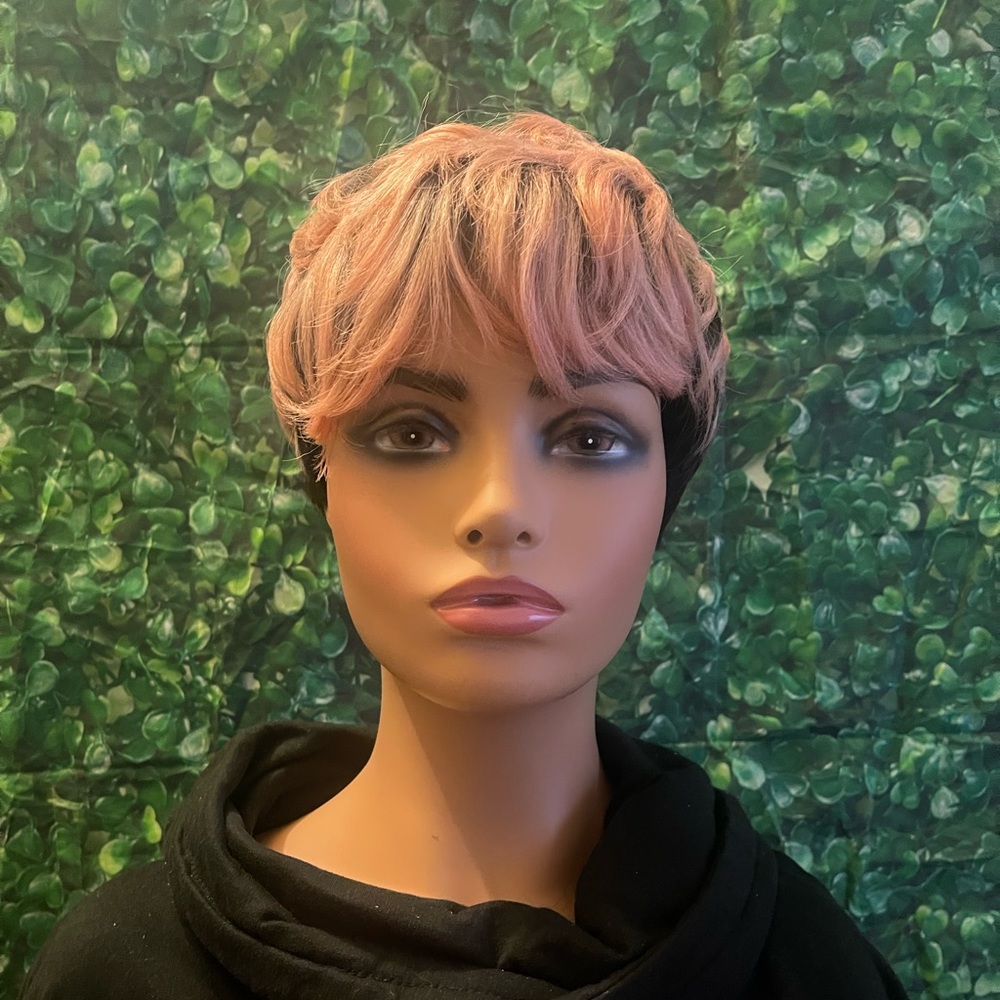 Ms.Pink ( synthetic wig )